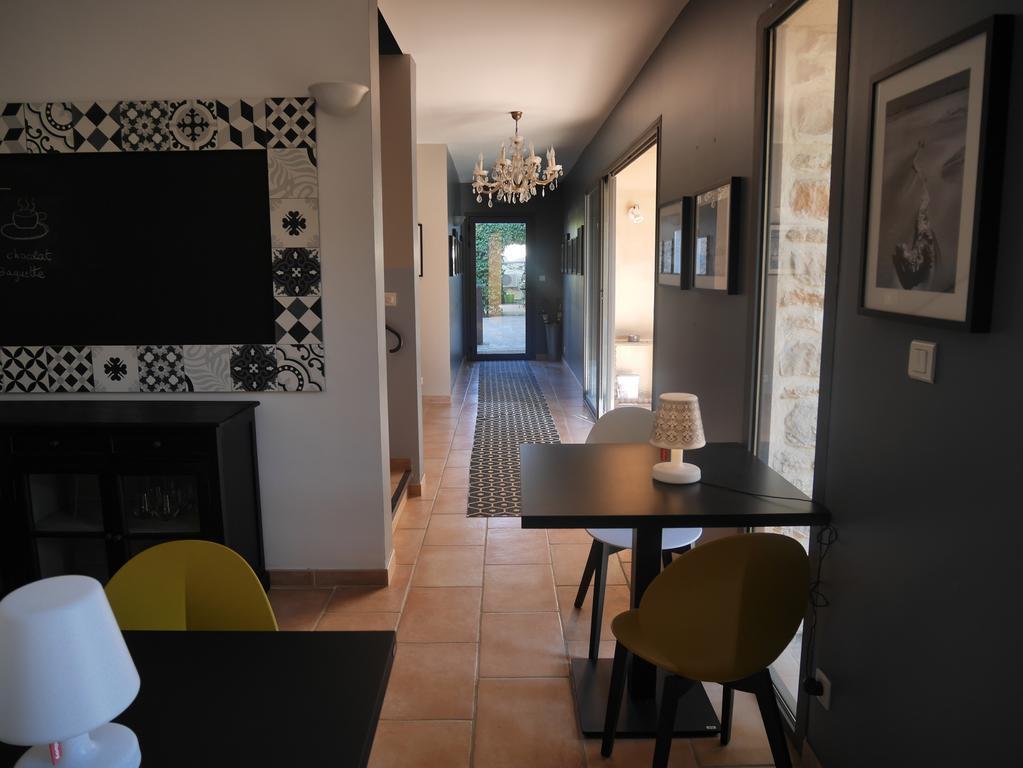 Le Relais D'Angelique Bed & Breakfast Люнел Екстериор снимка