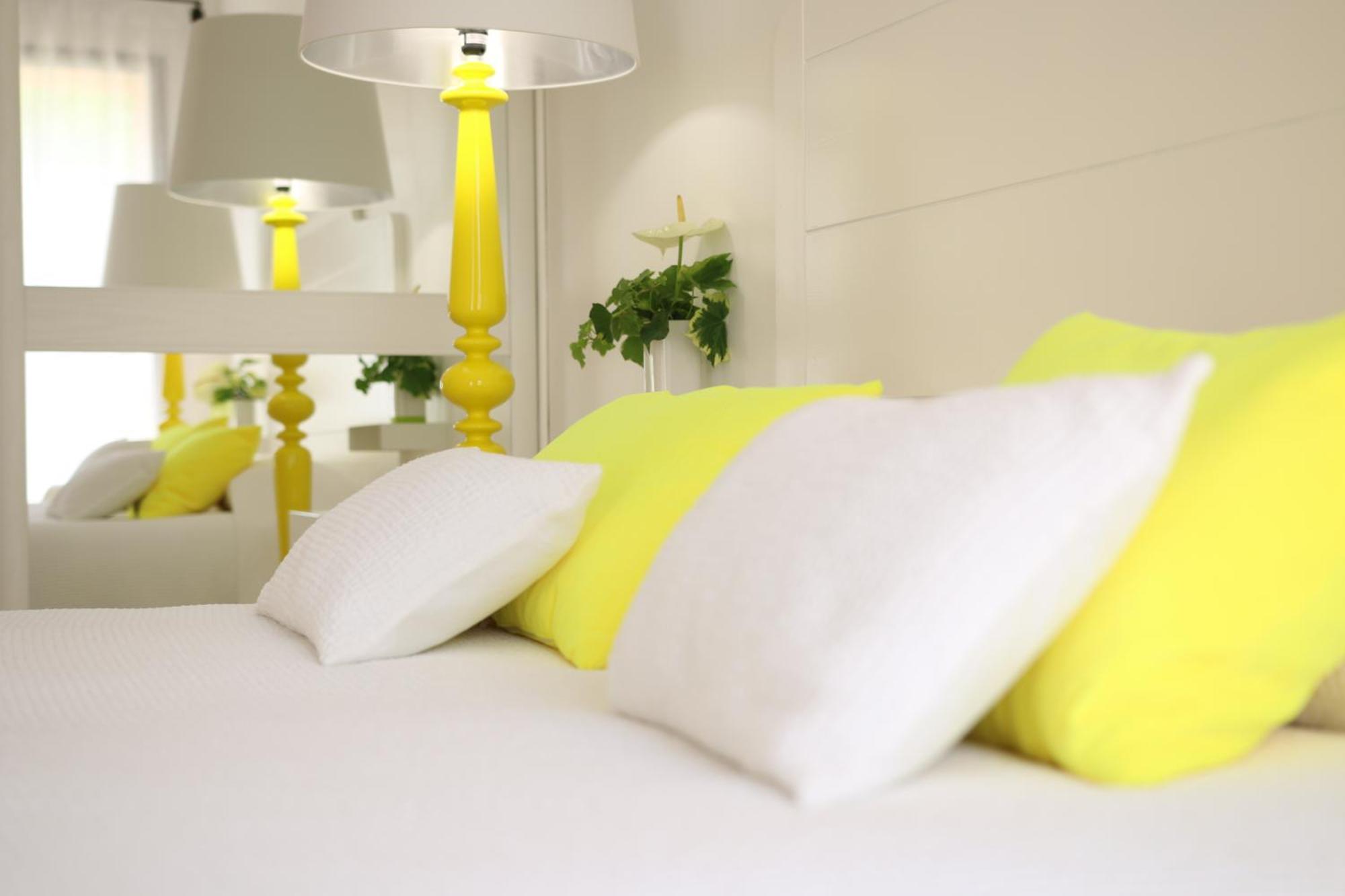 Le Relais D'Angelique Bed & Breakfast Люнел Екстериор снимка