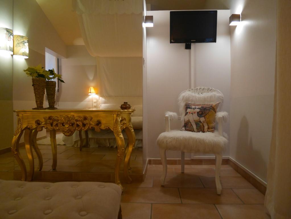 Le Relais D'Angelique Bed & Breakfast Люнел Екстериор снимка
