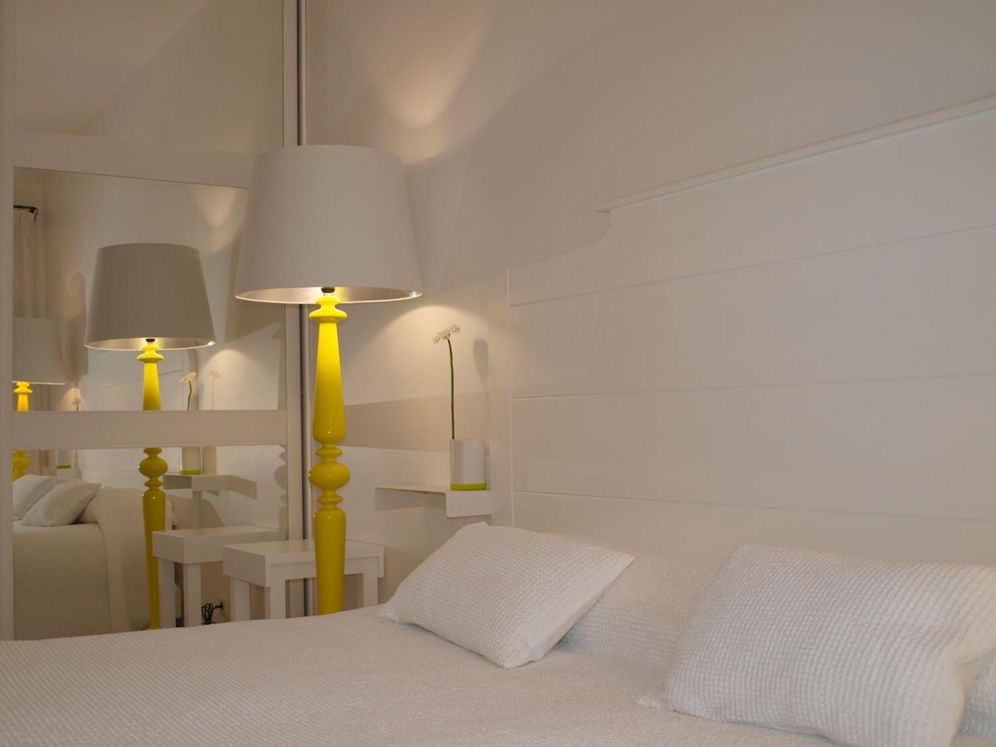 Le Relais D'Angelique Bed & Breakfast Люнел Екстериор снимка