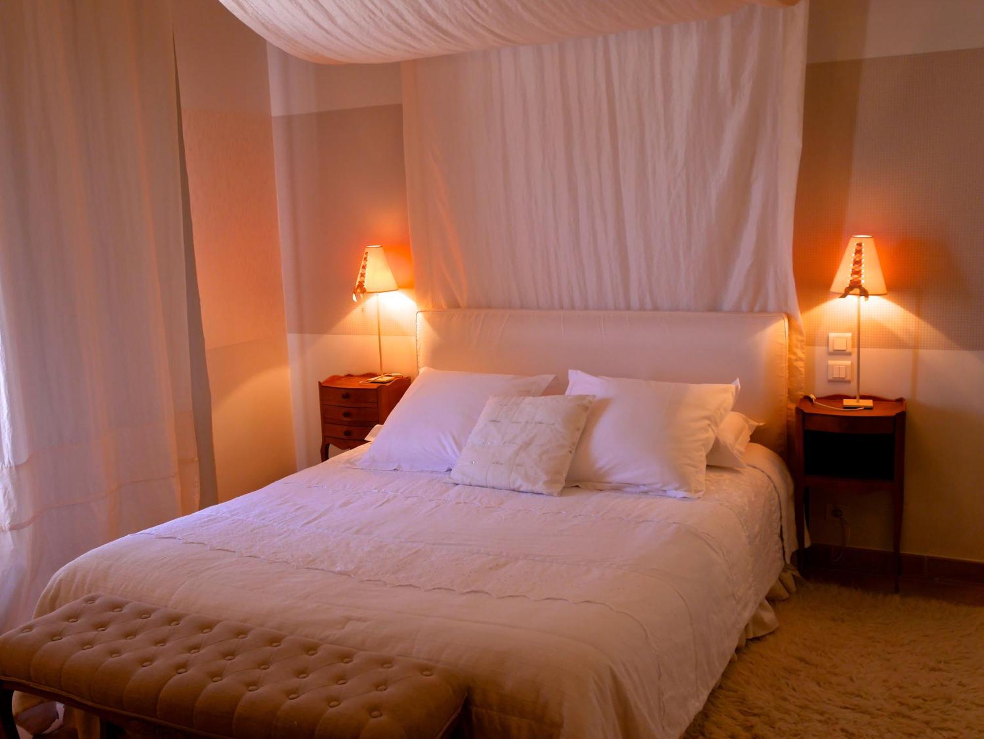 Le Relais D'Angelique Bed & Breakfast Люнел Стая снимка