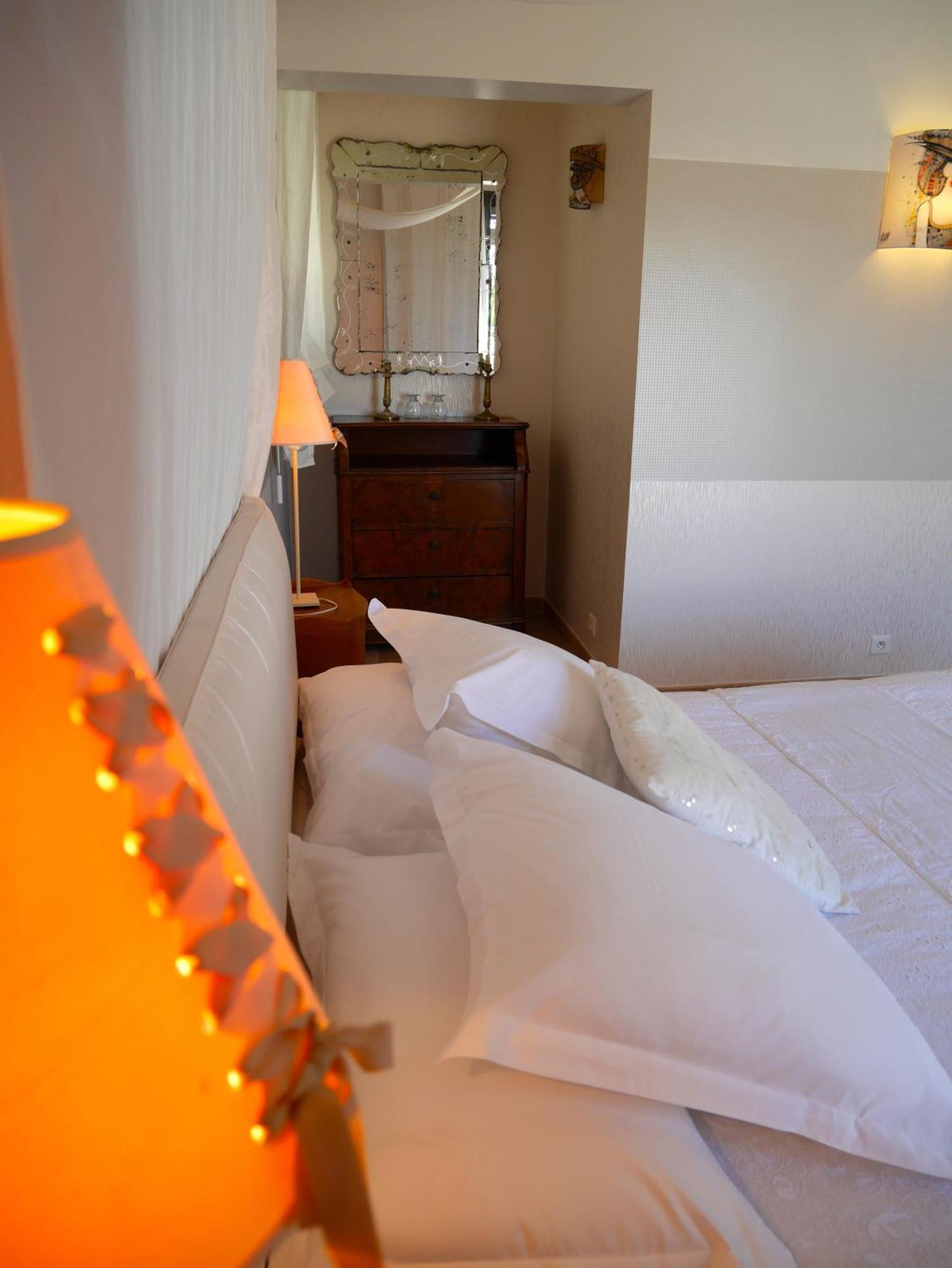 Le Relais D'Angelique Bed & Breakfast Люнел Стая снимка