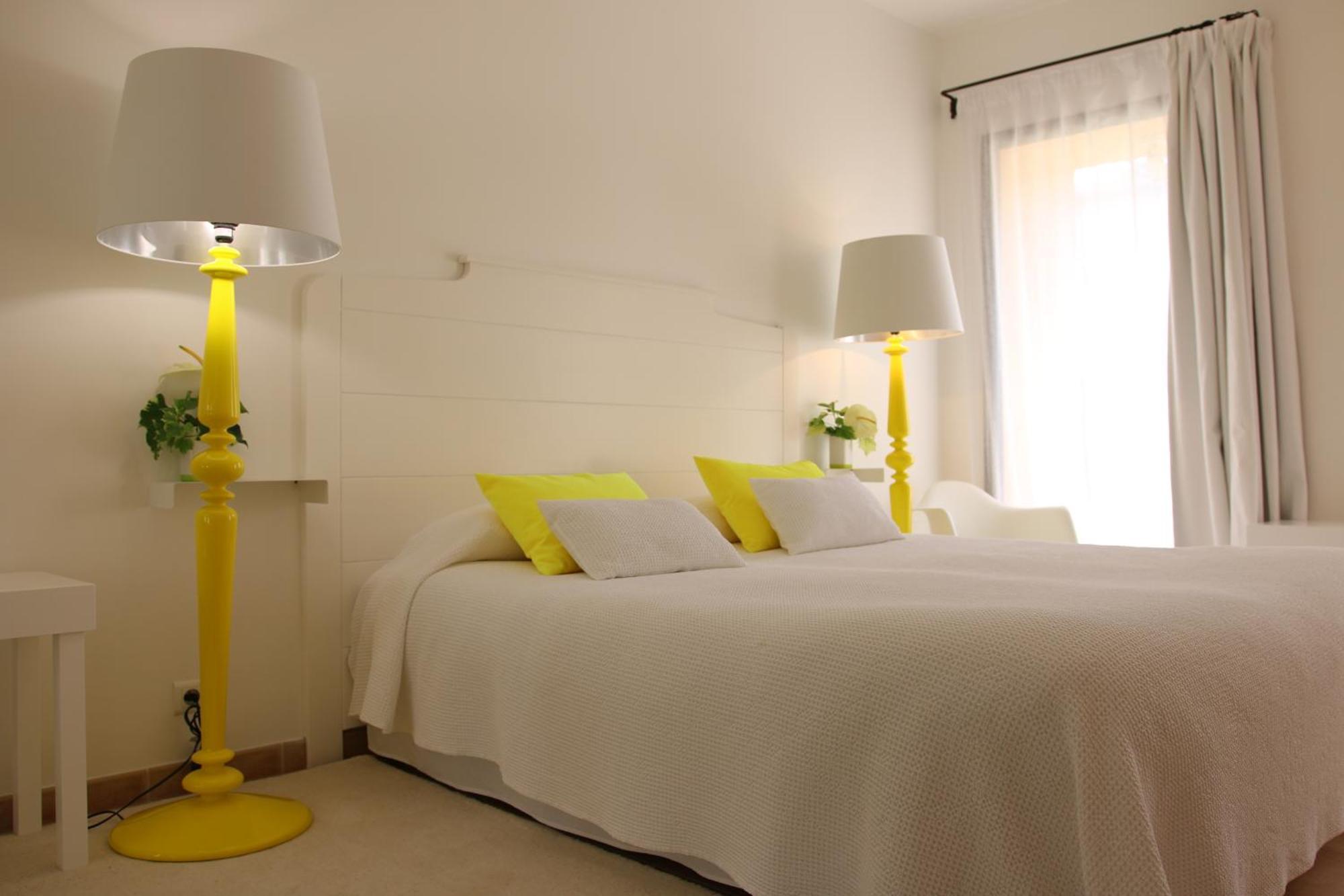Le Relais D'Angelique Bed & Breakfast Люнел Стая снимка