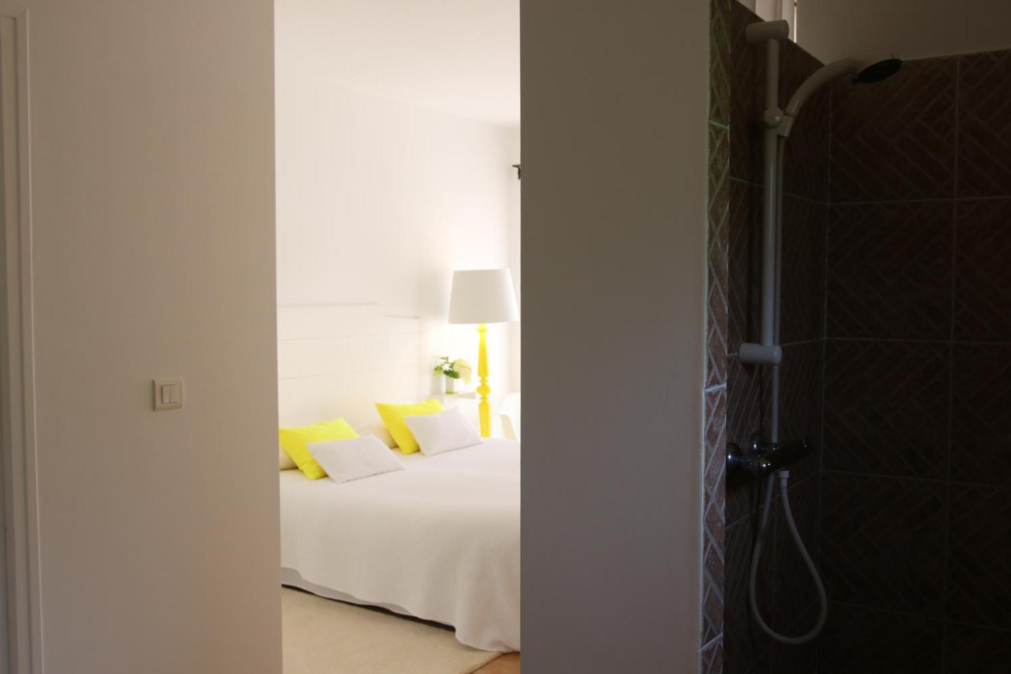 Le Relais D'Angelique Bed & Breakfast Люнел Стая снимка